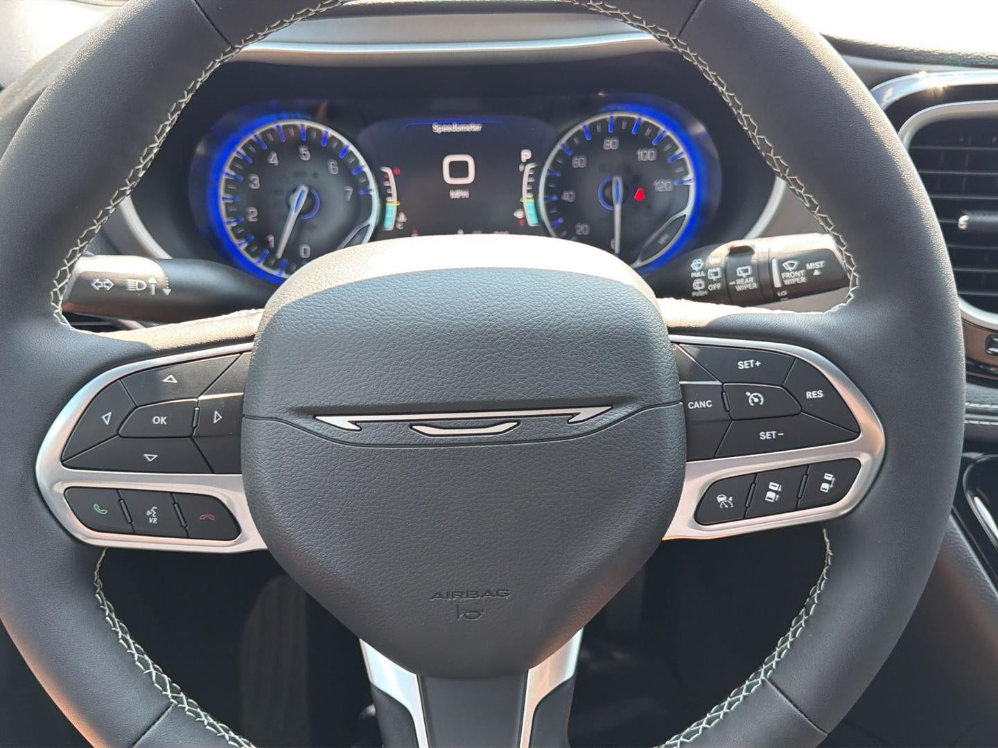 2027 Chrysler Pacifica PACIFICA SELECT AWD