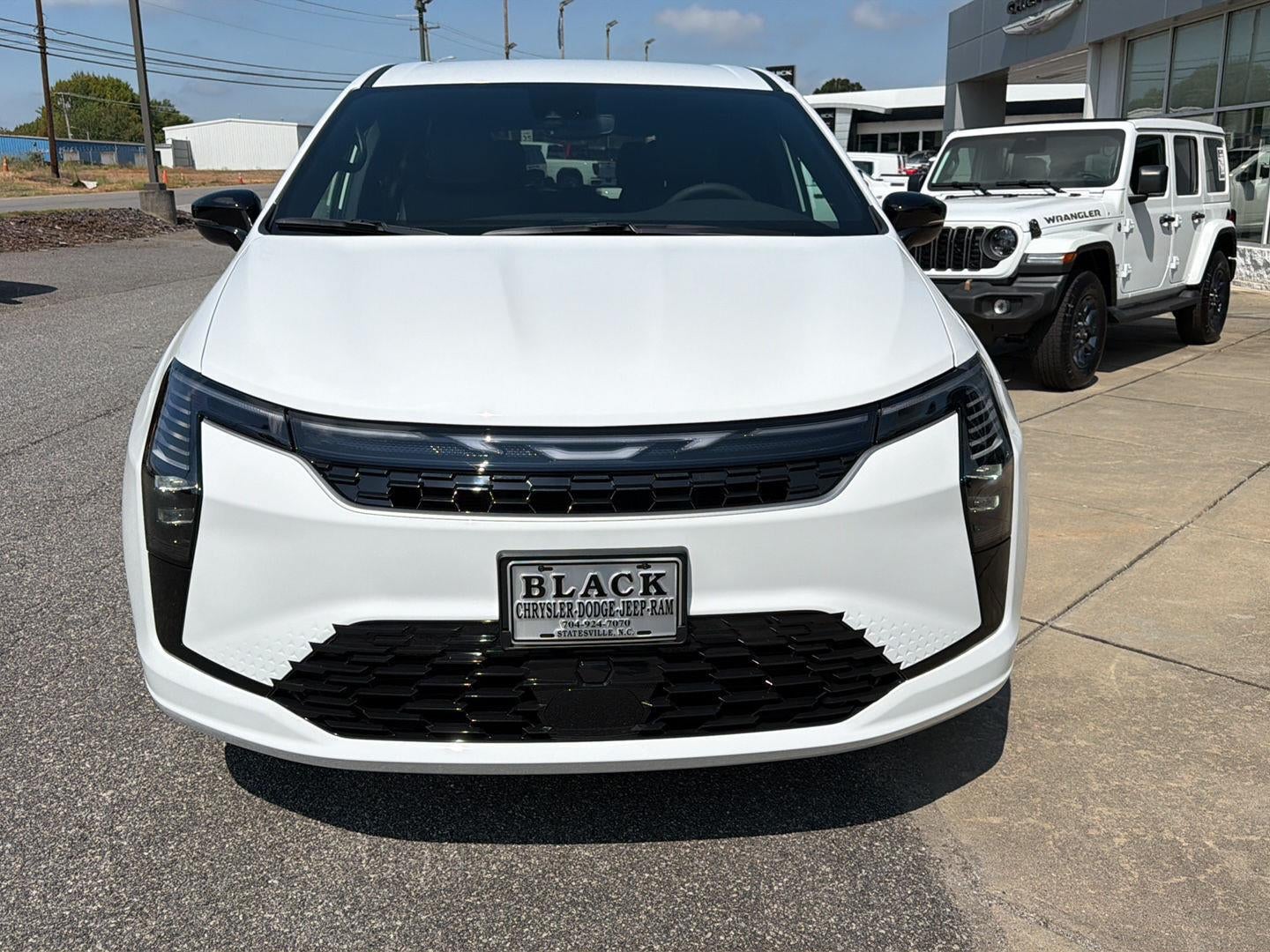 2027 Chrysler Pacifica PACIFICA SELECT AWD