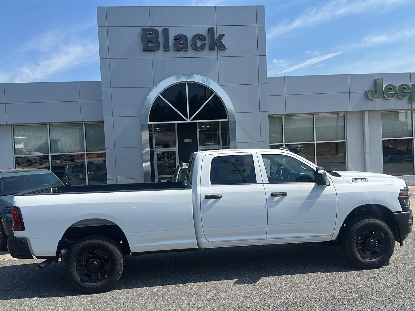 2026 RAM 3500 RAM 3500 TRADESMAN CREW CAB 4X4 8' BOX