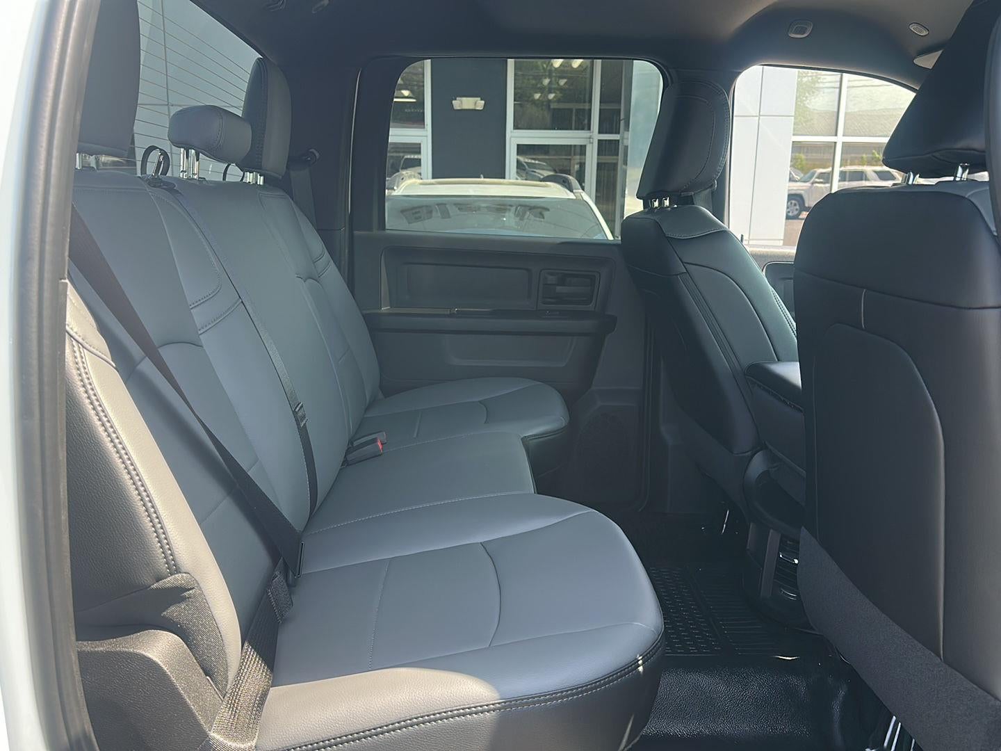 2026 RAM 3500 RAM 3500 TRADESMAN CREW CAB 4X4 8' BOX