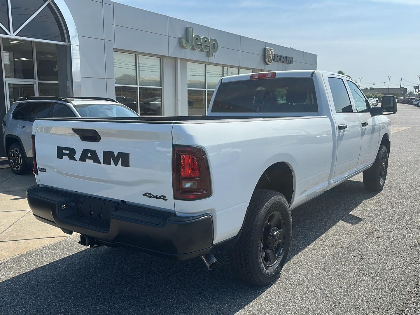 2026 RAM 3500 RAM 3500 TRADESMAN CREW CAB 4X4 8' BOX