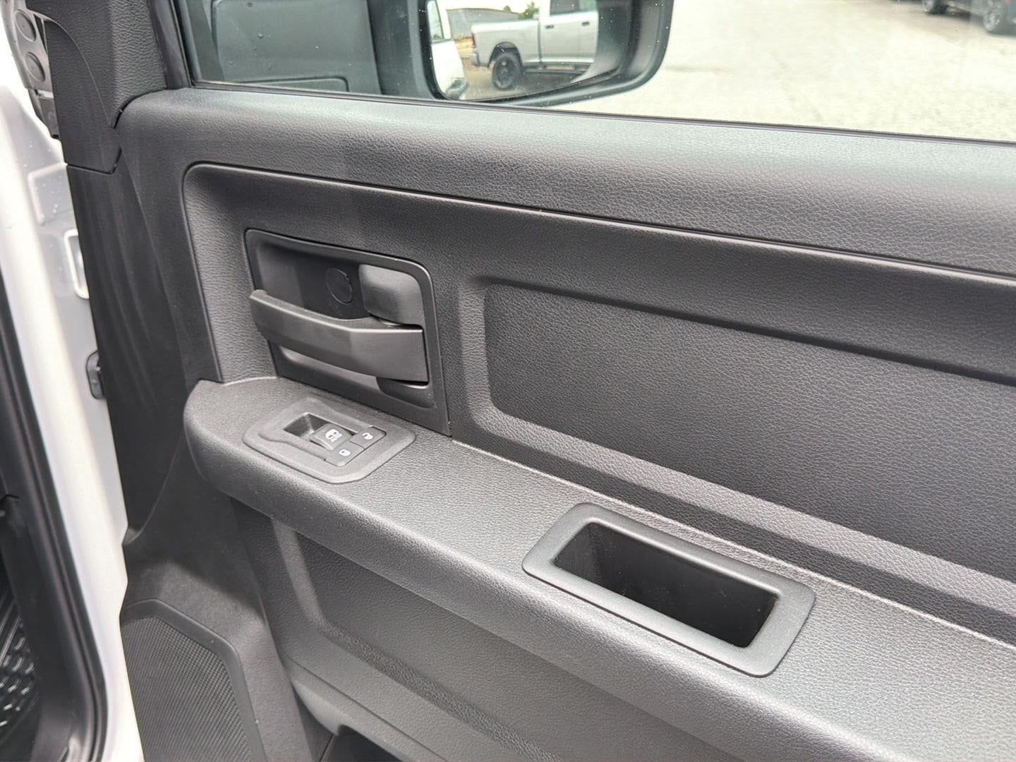 2026 RAM 3500 RAM 3500 TRADESMAN CREW CAB 4X4 8' BOX