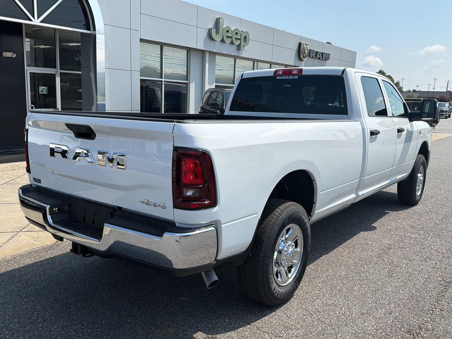 2027 RAM 3500 RAM 3500 TRADESMAN CREW CAB 4X4 8' BOX