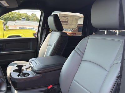 2027 RAM 3500 RAM 3500 TRADESMAN CREW CAB 4X4 8' BOX