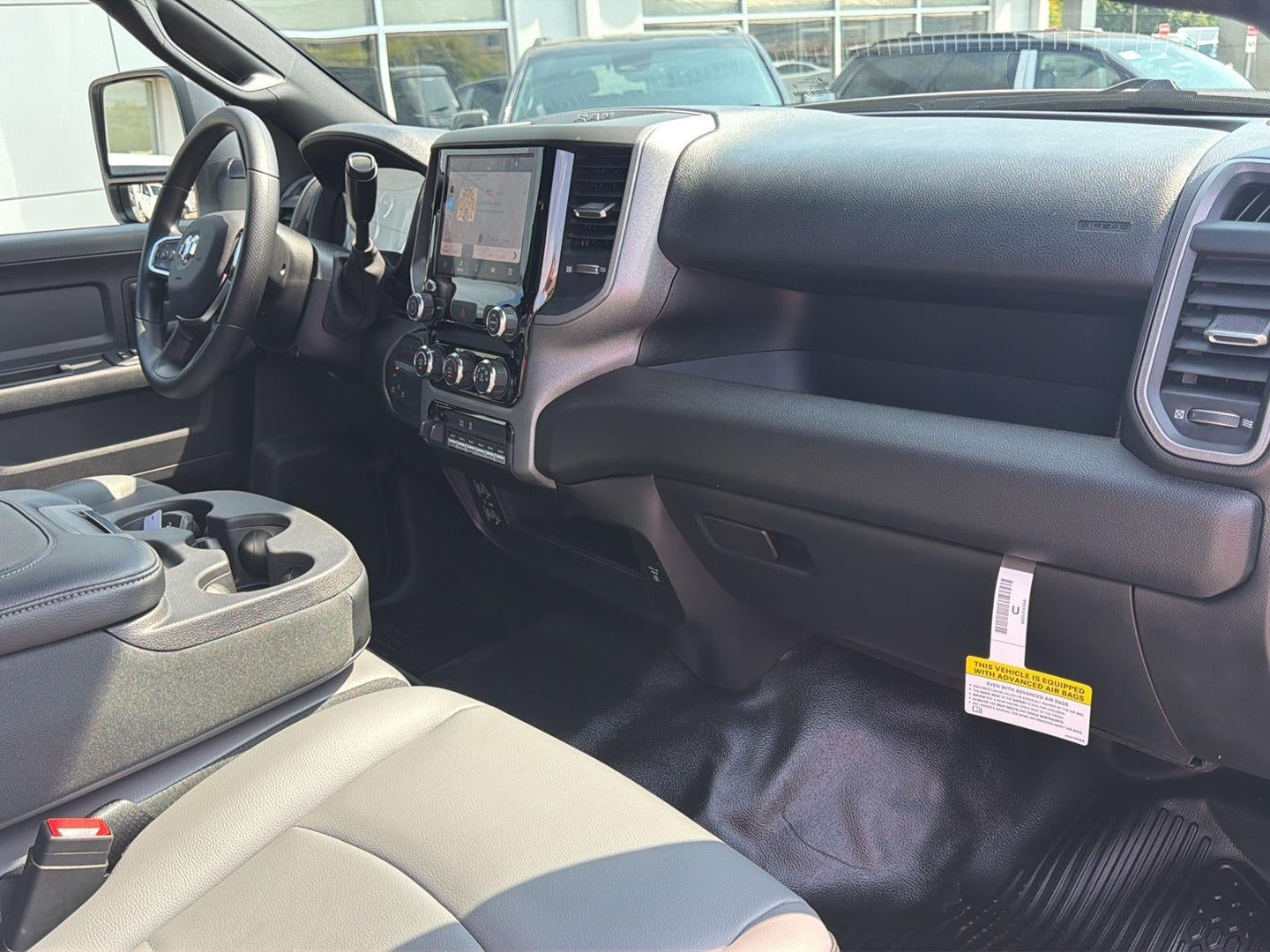 2027 RAM 3500 RAM 3500 TRADESMAN CREW CAB 4X4 8' BOX