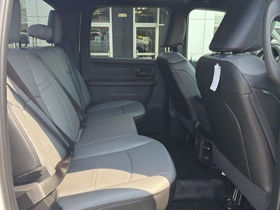 2027 RAM 3500 RAM 3500 TRADESMAN CREW CAB 4X4 8' BOX