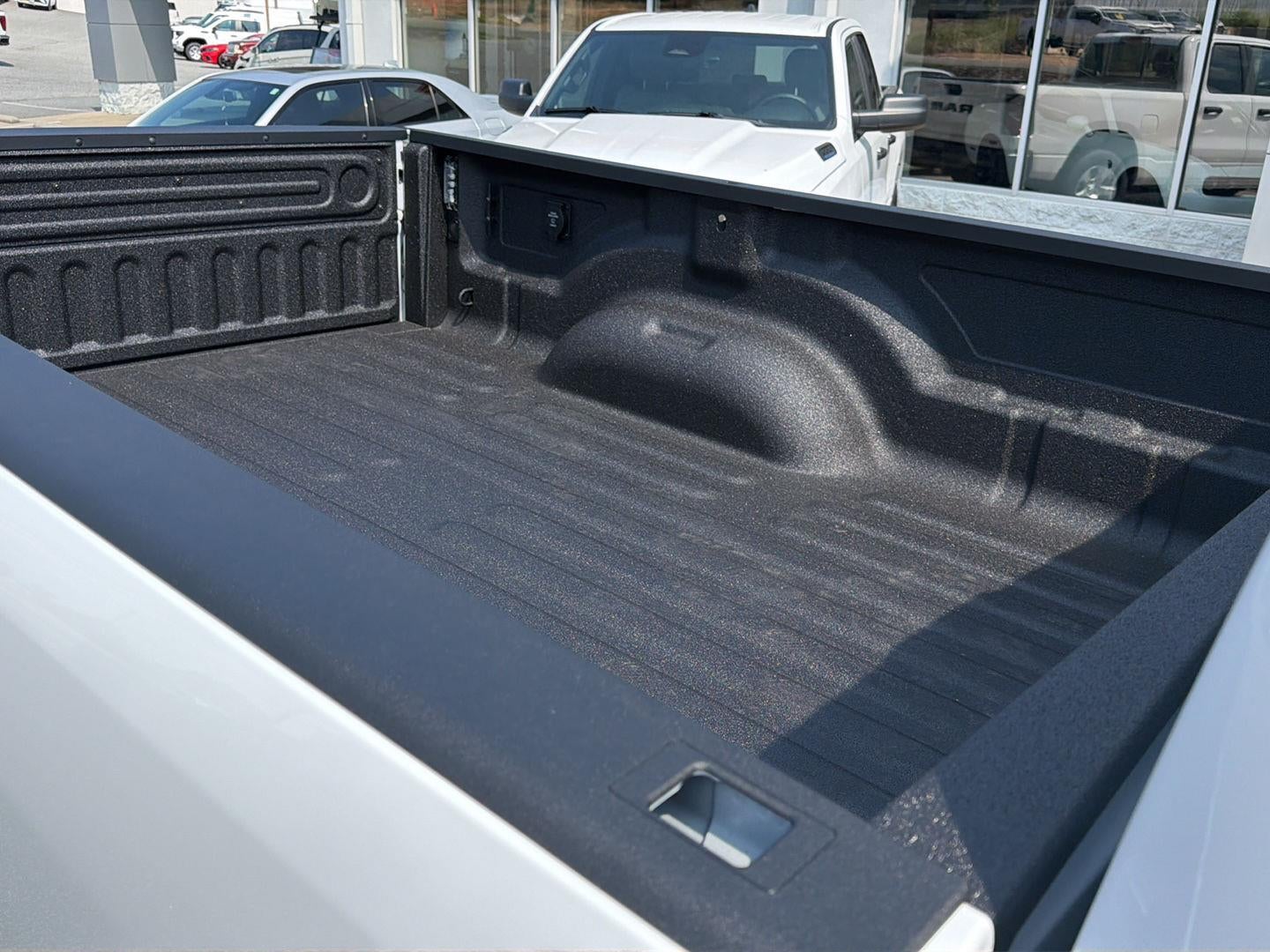 2027 RAM 3500 RAM 3500 TRADESMAN CREW CAB 4X4 8' BOX