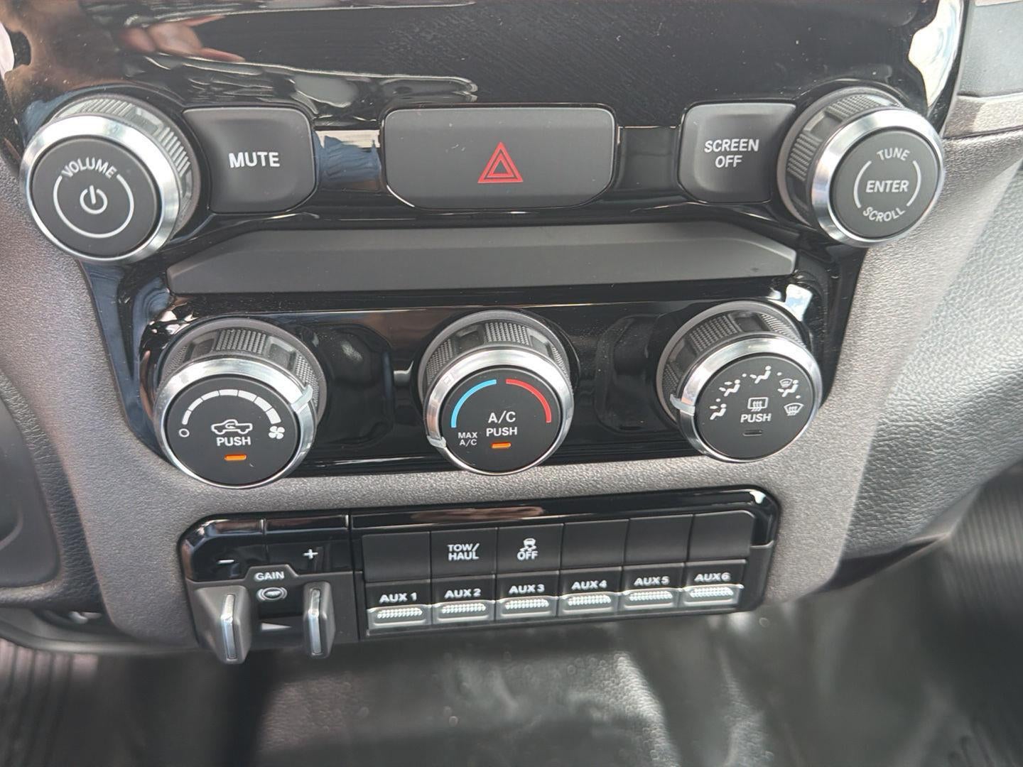 2026 RAM 3500 RAM 3500 TRADESMAN CREW CAB 4X4 8' BOX