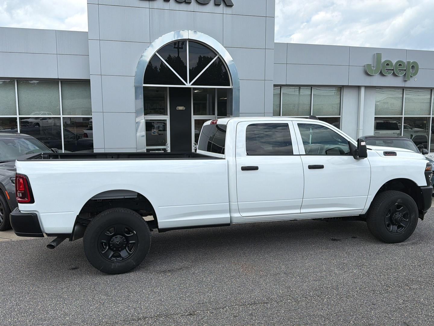 2026 RAM 3500 RAM 3500 TRADESMAN CREW CAB 4X4 8' BOX