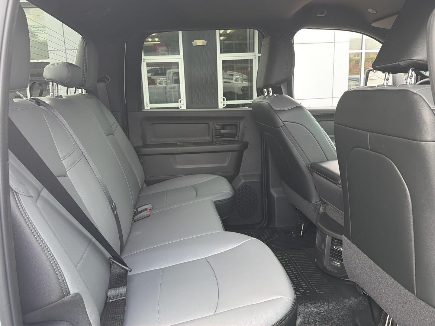 2026 RAM 3500 RAM 3500 TRADESMAN CREW CAB 4X4 8' BOX