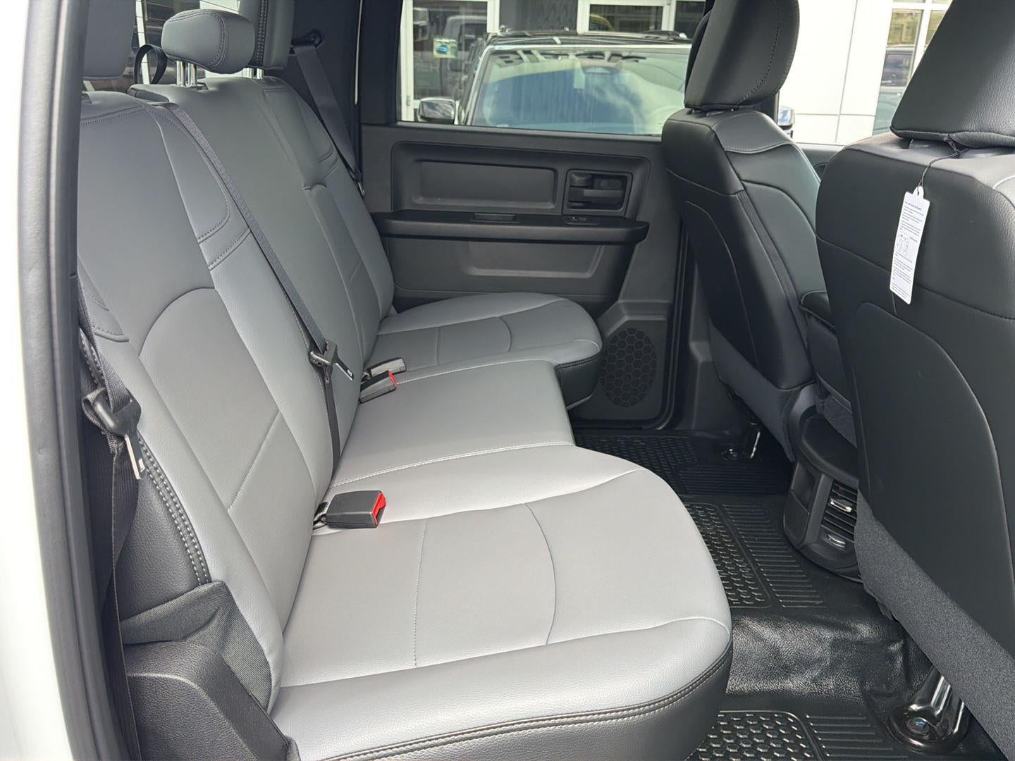 2027 RAM 3500 RAM 3500 TRADESMAN CREW CAB 4X4 8' BOX
