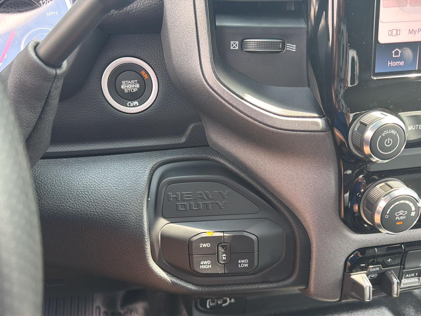 2027 RAM 3500 RAM 3500 TRADESMAN CREW CAB 4X4 8' BOX