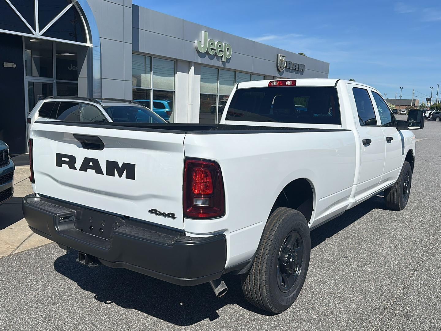 2026 RAM 3500 RAM 3500 TRADESMAN CREW CAB 4X4 8' BOX