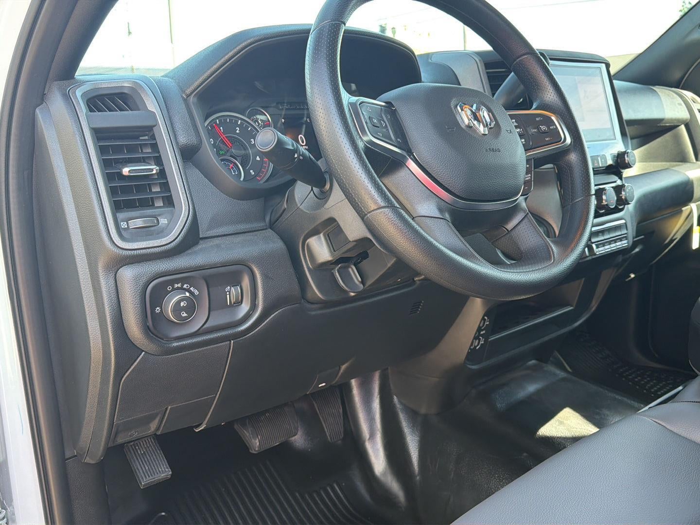 2026 RAM 3500 RAM 3500 TRADESMAN CREW CAB 4X4 8' BOX