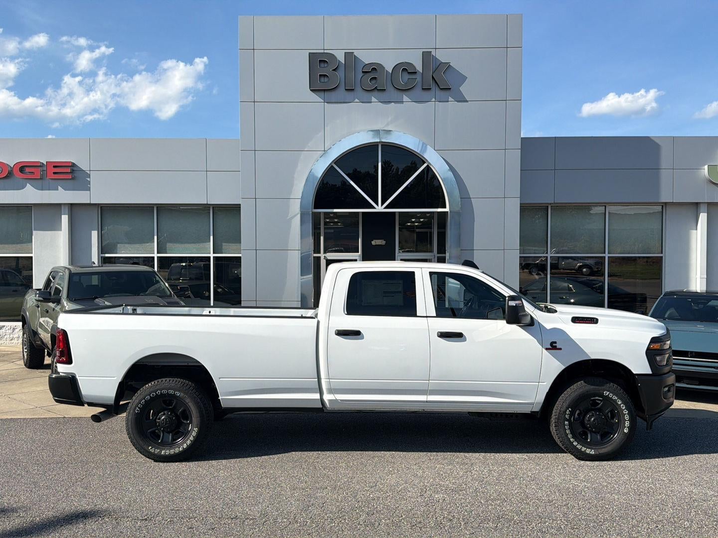 2026 RAM 3500 RAM 3500 TRADESMAN CREW CAB 4X4 8' BOX
