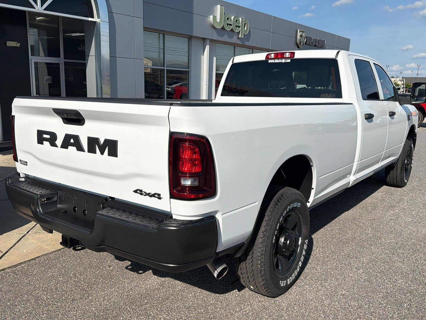 2026 RAM 3500 RAM 3500 TRADESMAN CREW CAB 4X4 8' BOX