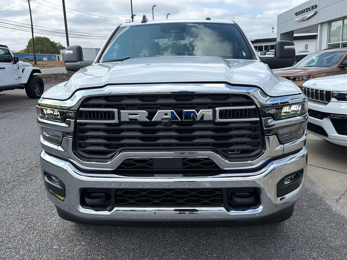 2027 RAM 3500 RAM 3500 TRADESMAN CREW CAB 4X4 8' BOX