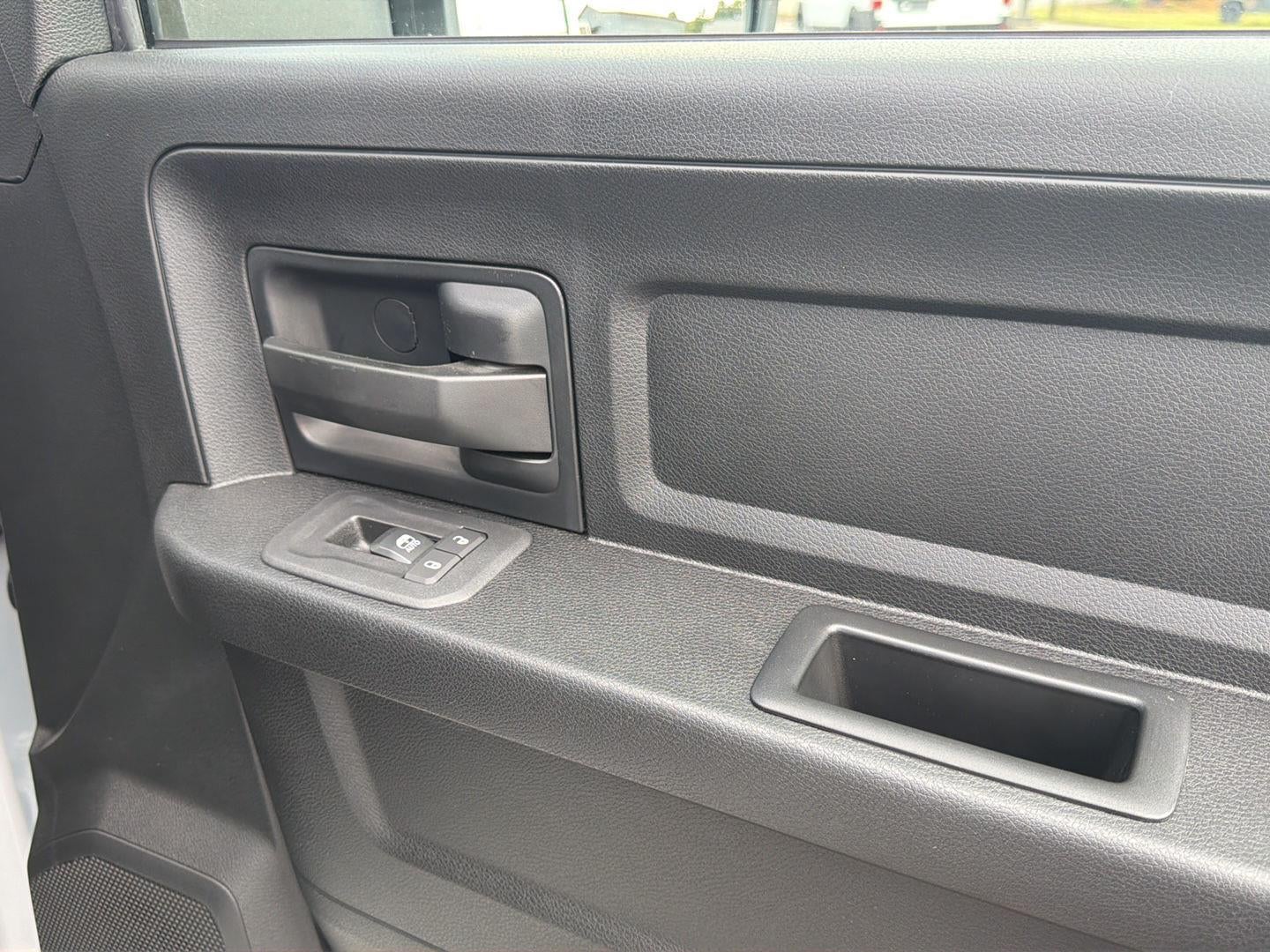 2027 RAM 3500 RAM 3500 TRADESMAN CREW CAB 4X4 8' BOX