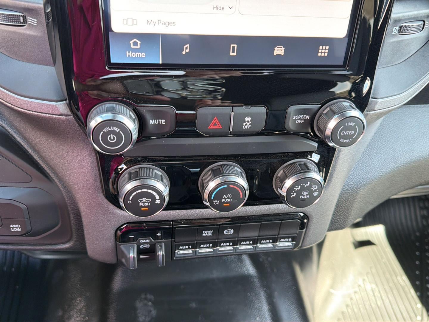 2026 RAM 3500 RAM 3500 TRADESMAN CREW CAB 4X4 8' BOX