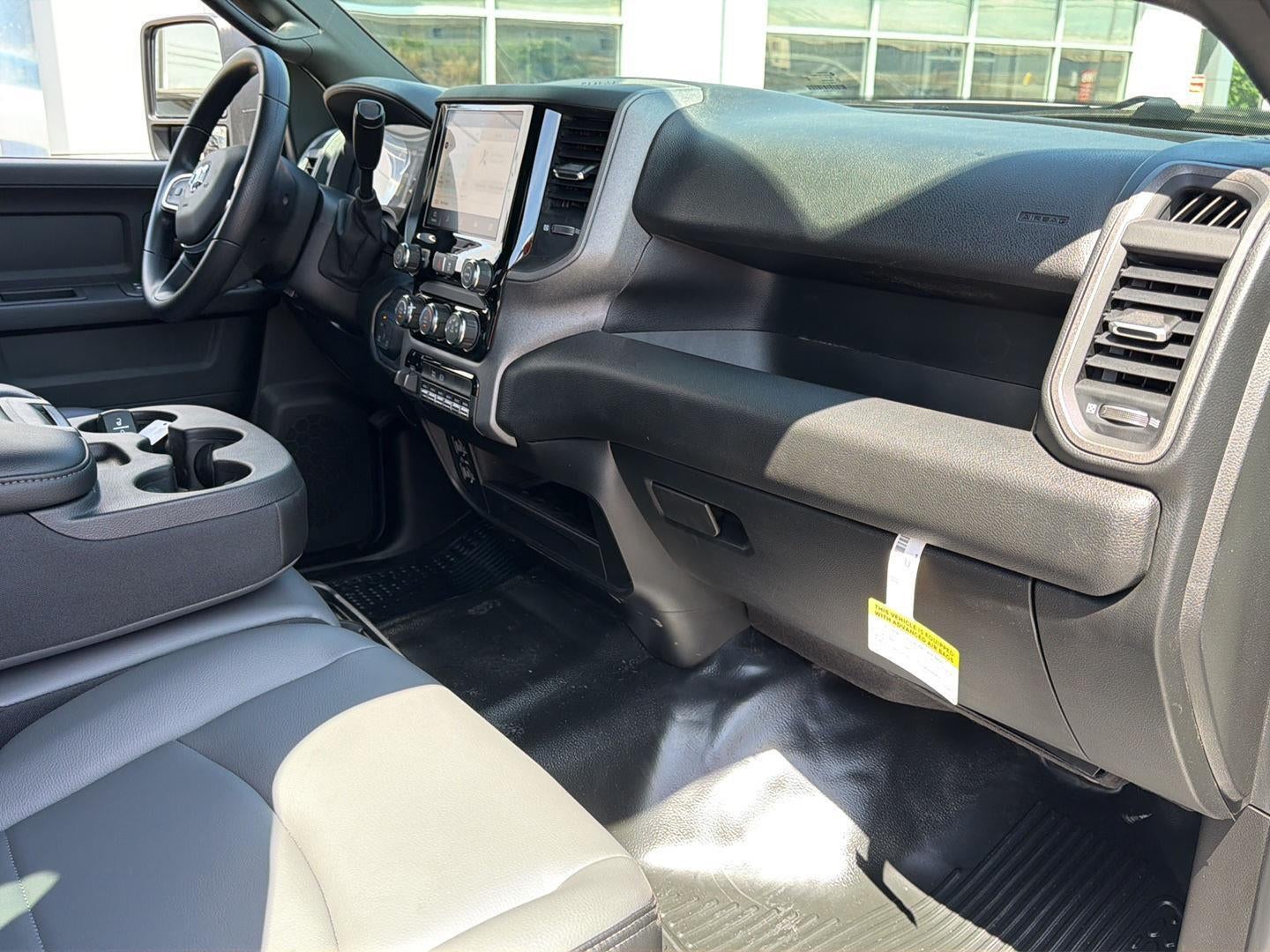 2026 RAM 3500 RAM 3500 TRADESMAN CREW CAB 4X4 8' BOX