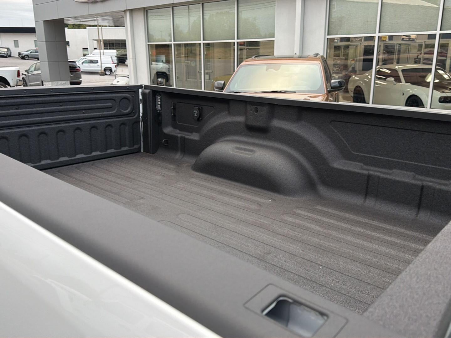 2027 RAM 3500 RAM 3500 TRADESMAN CREW CAB 4X4 8' BOX
