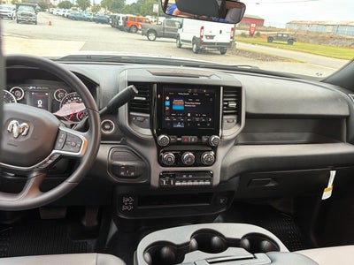 2027 RAM 3500 RAM 3500 TRADESMAN CREW CAB 4X4 8' BOX