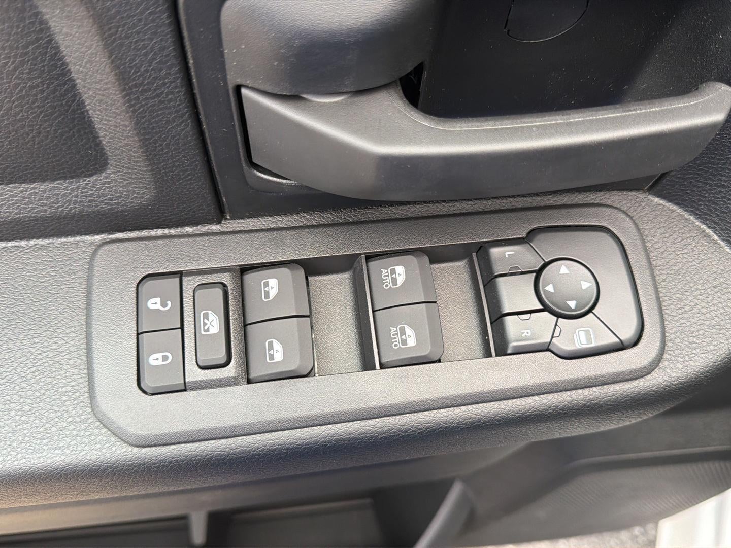 2027 RAM 3500 RAM 3500 TRADESMAN CREW CAB 4X4 8' BOX
