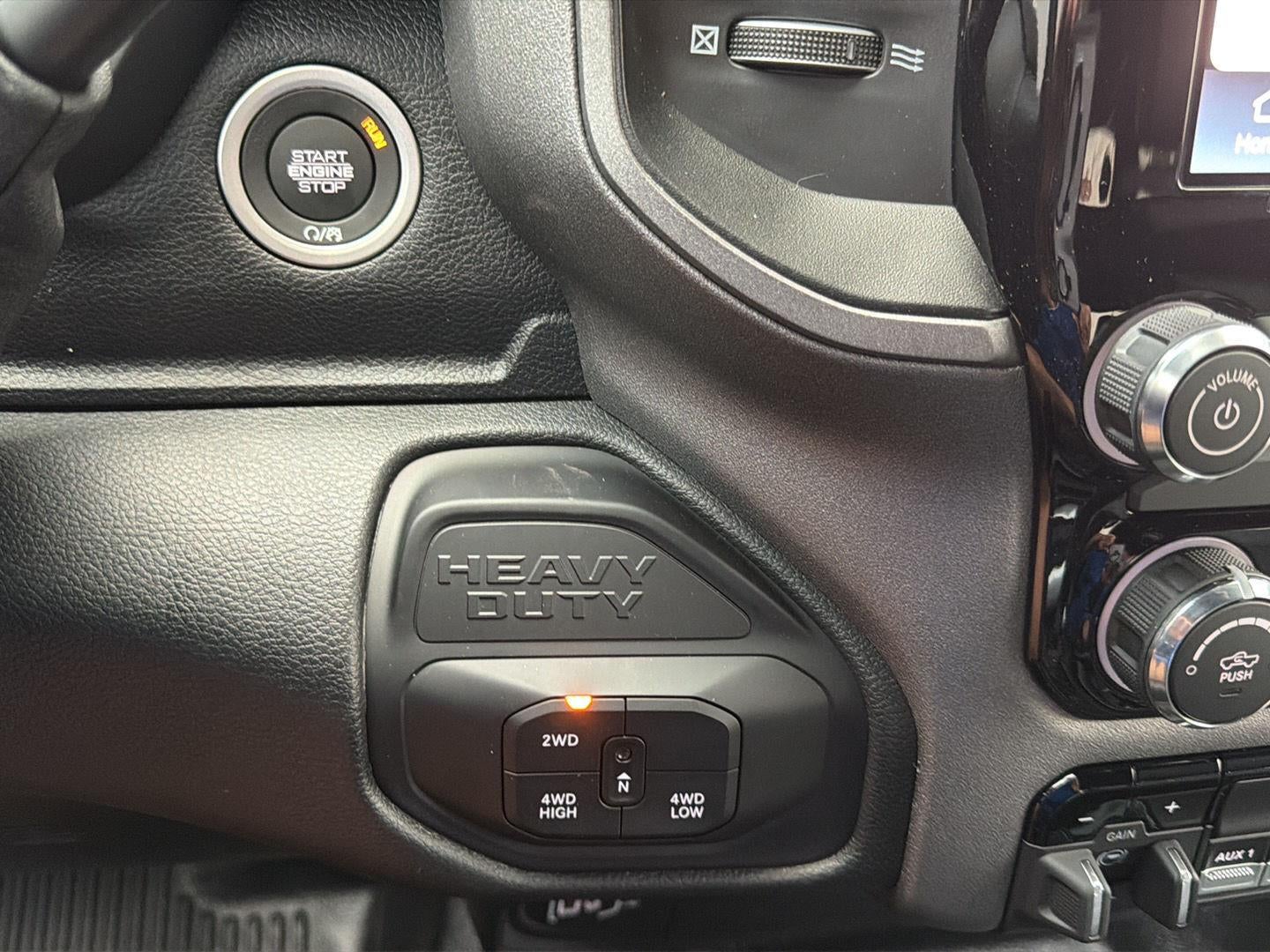 2027 RAM 3500 RAM 3500 TRADESMAN CREW CAB 4X4 8' BOX