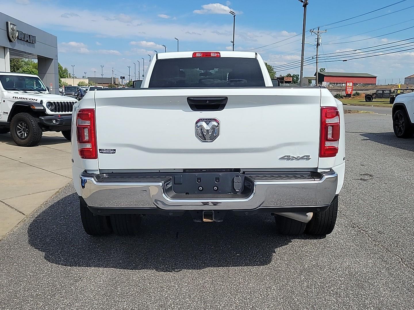 2024 RAM 3500 Tradesman Crew Cab 4x4 8' Box