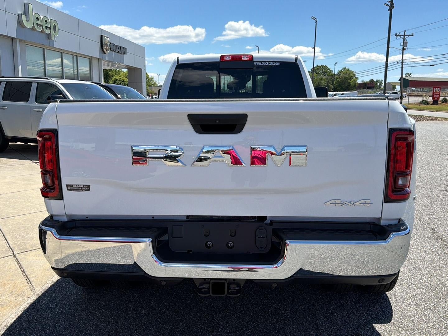 2026 RAM 3500 RAM 3500 TRADESMAN CREW CAB 4X4 8' BOX