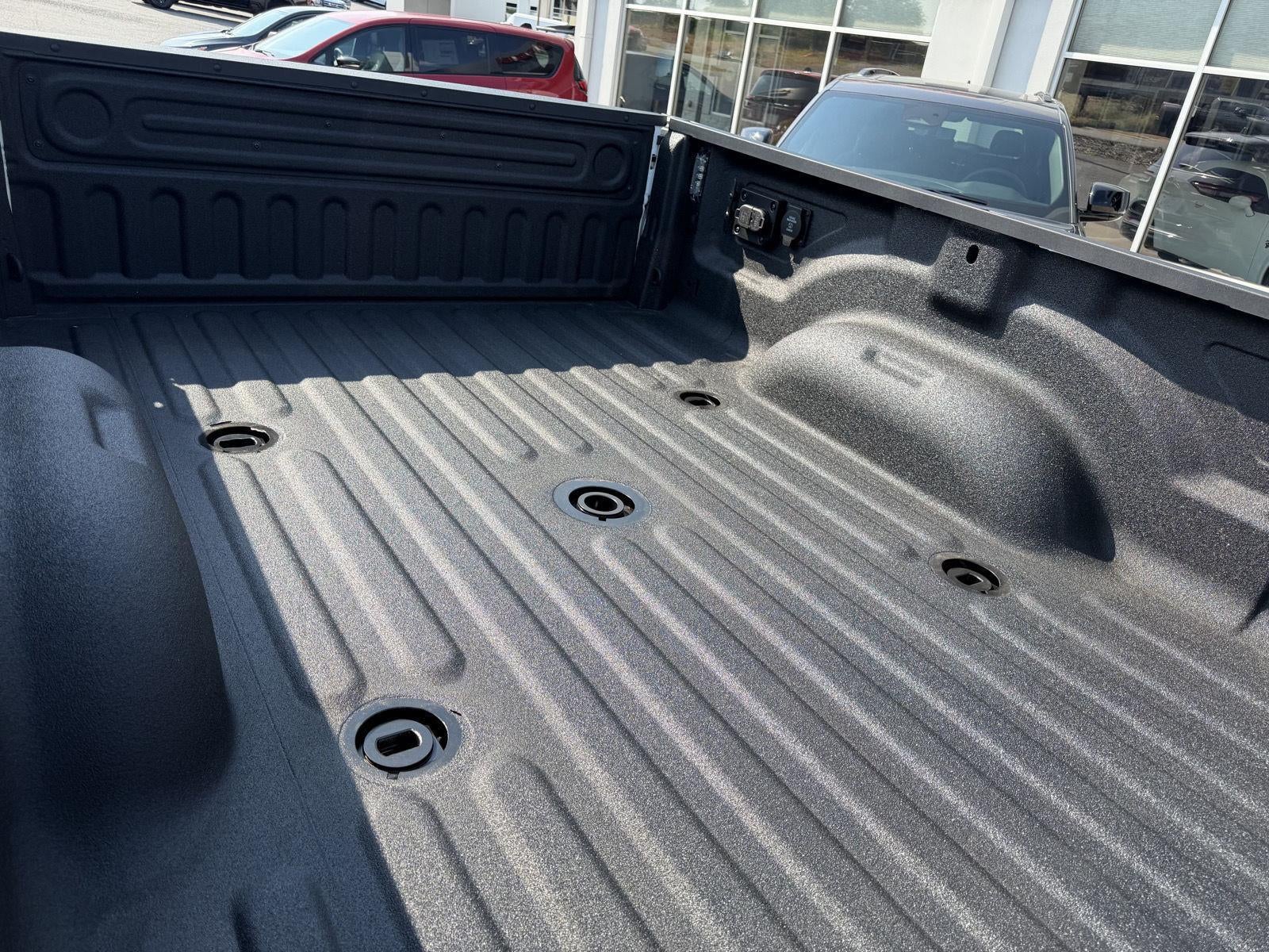 2026 RAM 3500 RAM 3500 TRADESMAN CREW CAB 4X4 8' BOX