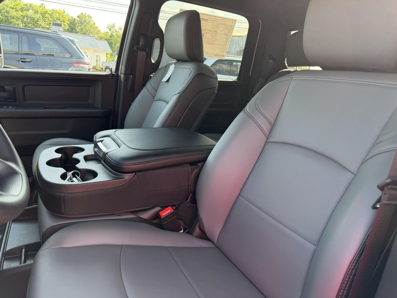 2026 RAM 3500 RAM 3500 TRADESMAN CREW CAB 4X4 8' BOX