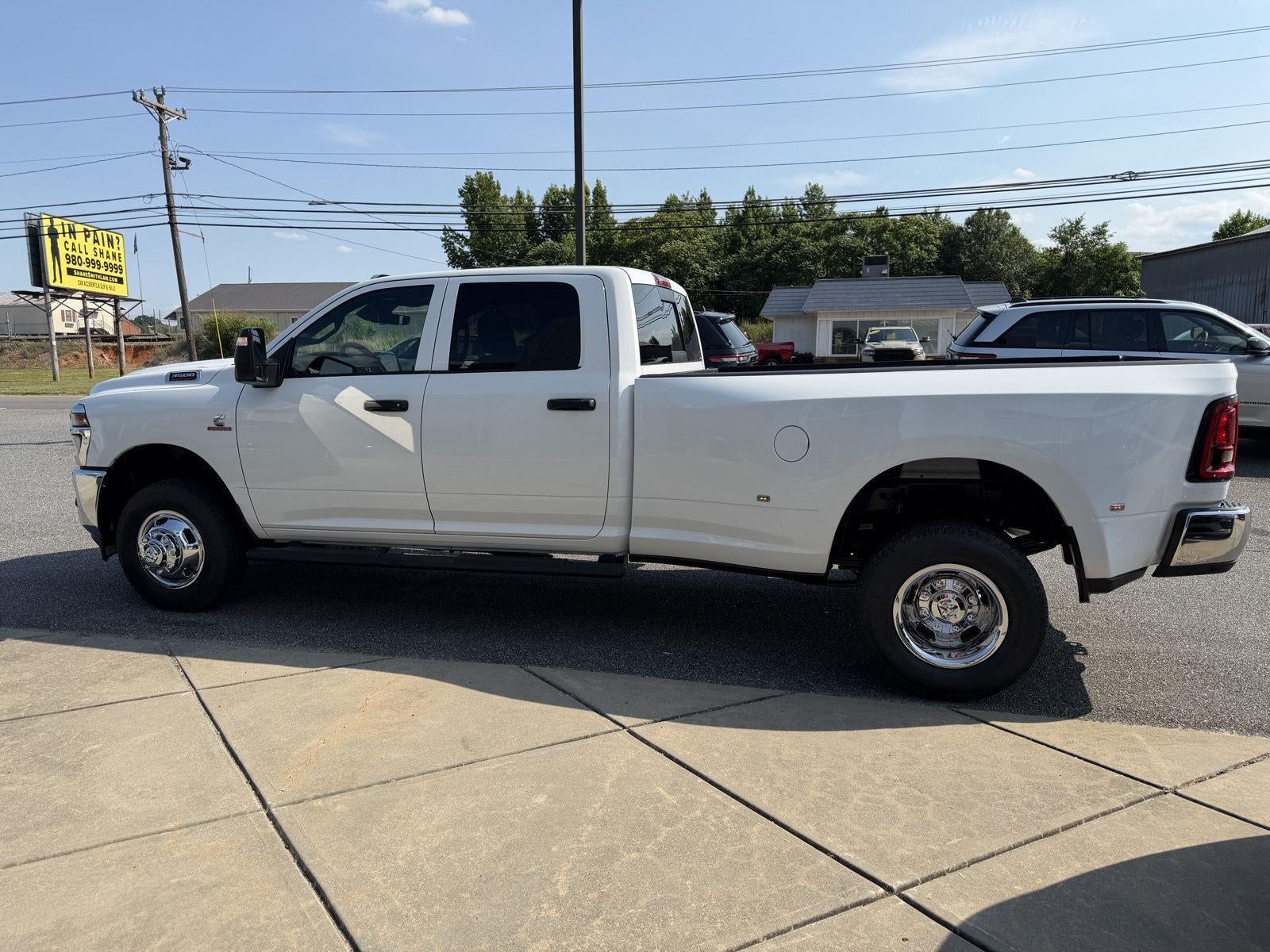 2026 RAM 3500 RAM 3500 TRADESMAN CREW CAB 4X4 8' BOX