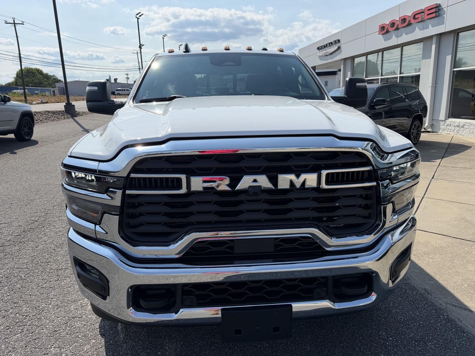 2026 RAM 3500 RAM 3500 TRADESMAN CREW CAB 4X4 8' BOX