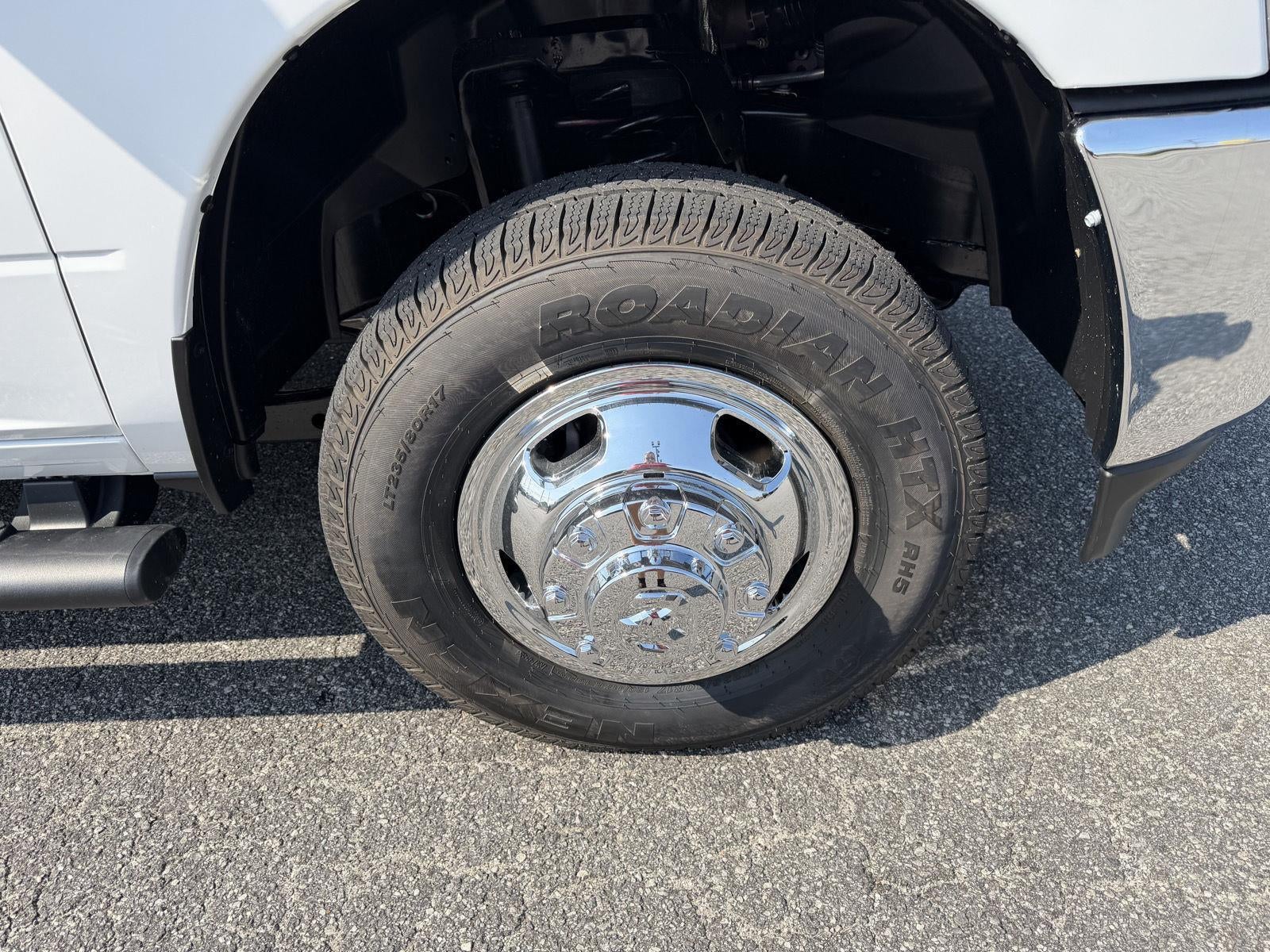 2026 RAM 3500 RAM 3500 TRADESMAN CREW CAB 4X4 8' BOX