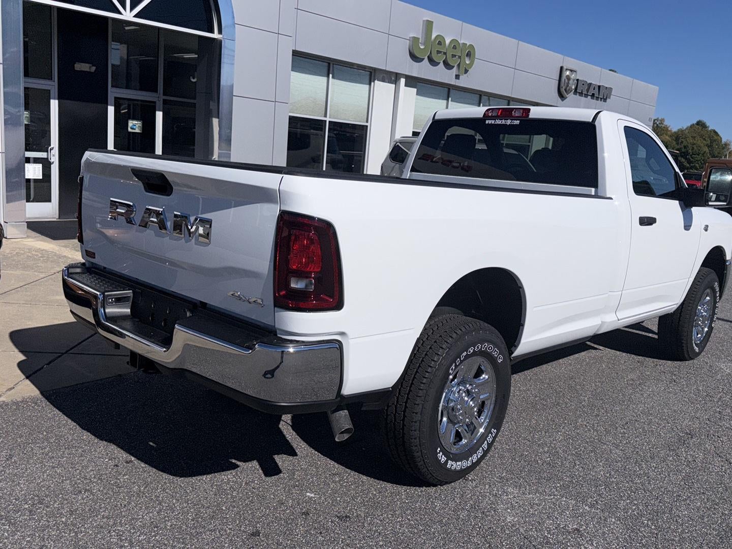 2027 RAM 2500 RAM 2500 TRADESMAN REGULAR CAB 4X4 8' BOX