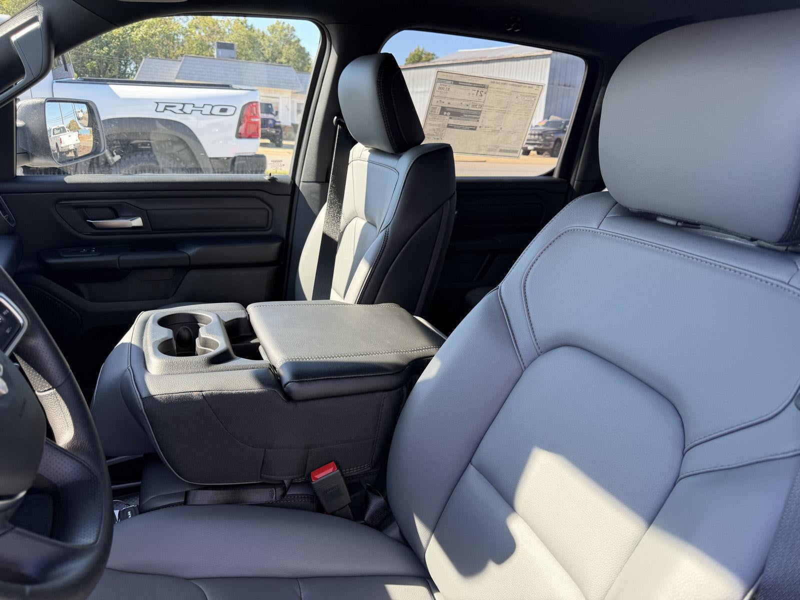 2027 RAM 1500 RAM 1500 TRADESMAN CREW CAB 4X2 5'7' BOX