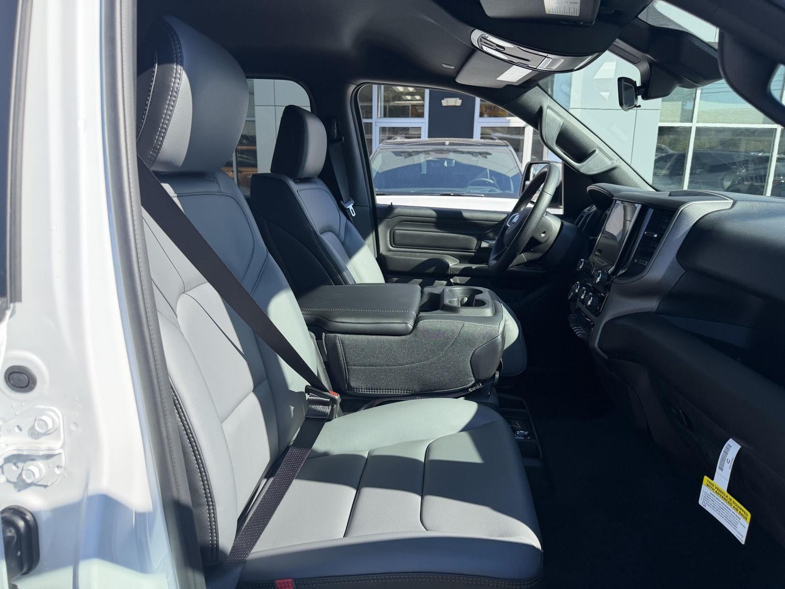 2027 RAM 1500 RAM 1500 TRADESMAN CREW CAB 4X2 5'7' BOX