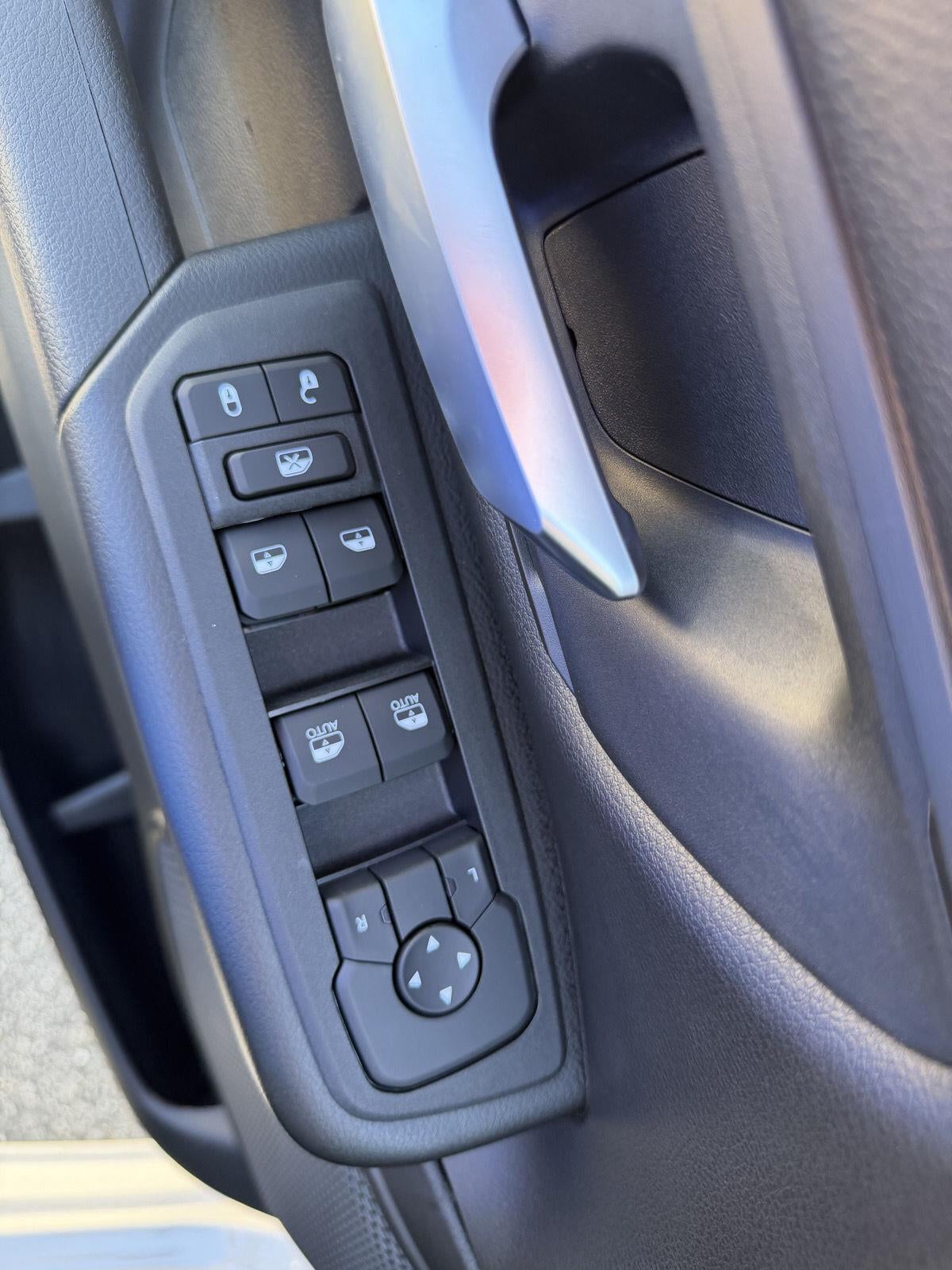 2027 RAM 1500 RAM 1500 TRADESMAN CREW CAB 4X2 5'7' BOX