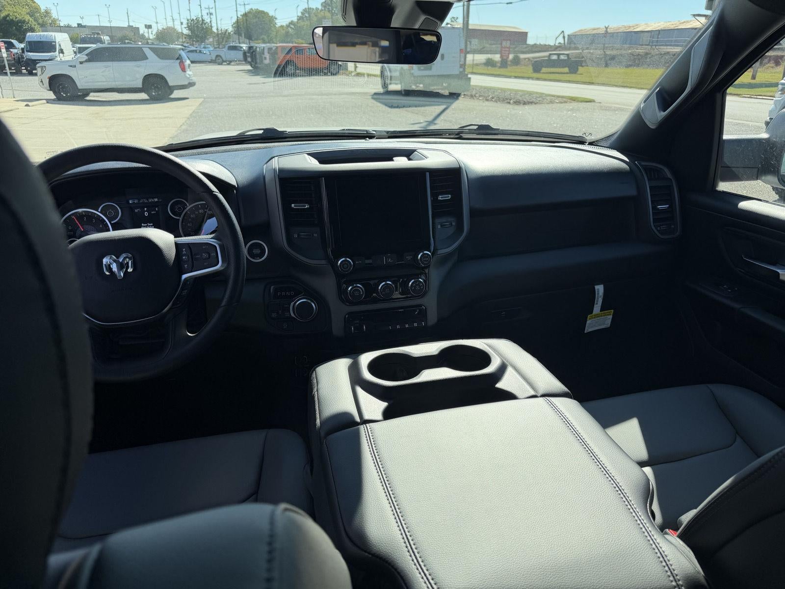 2027 RAM 1500 RAM 1500 TRADESMAN CREW CAB 4X2 5'7' BOX