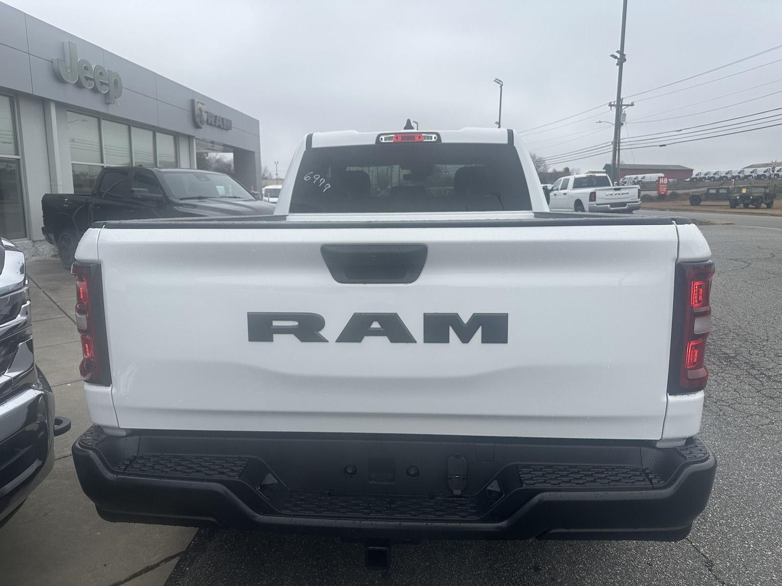 2026 RAM 1500 RAM 1500 TRADESMAN CREW CAB 4X2 5'7' BOX