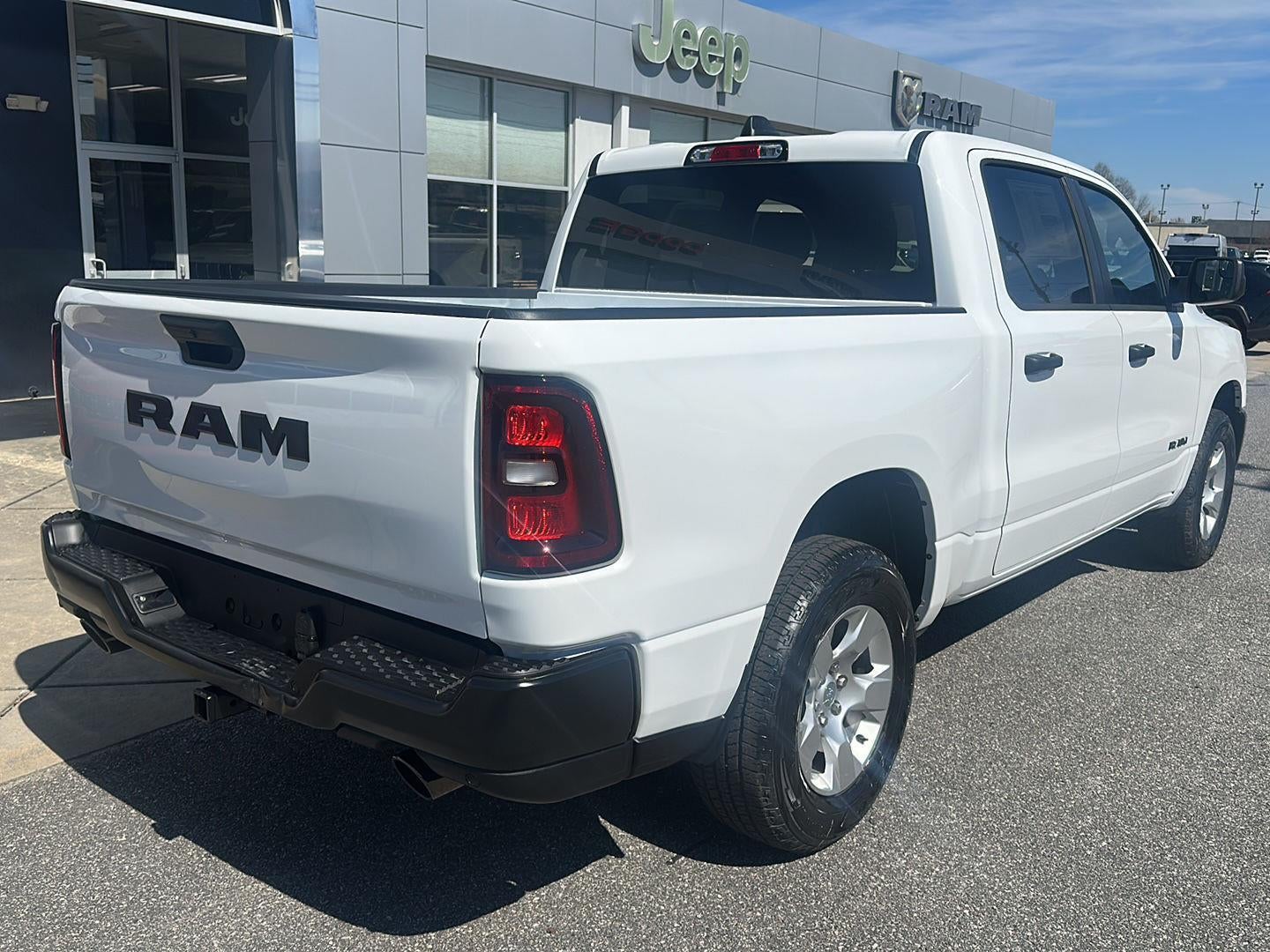 2026 RAM 1500 RAM 1500 TRADESMAN CREW CAB 4X2 5'7' BOX