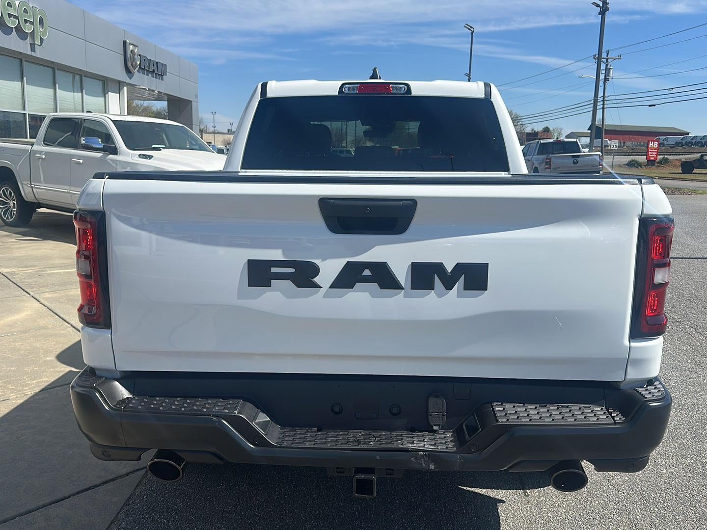 2026 RAM 1500 RAM 1500 TRADESMAN CREW CAB 4X2 5'7' BOX