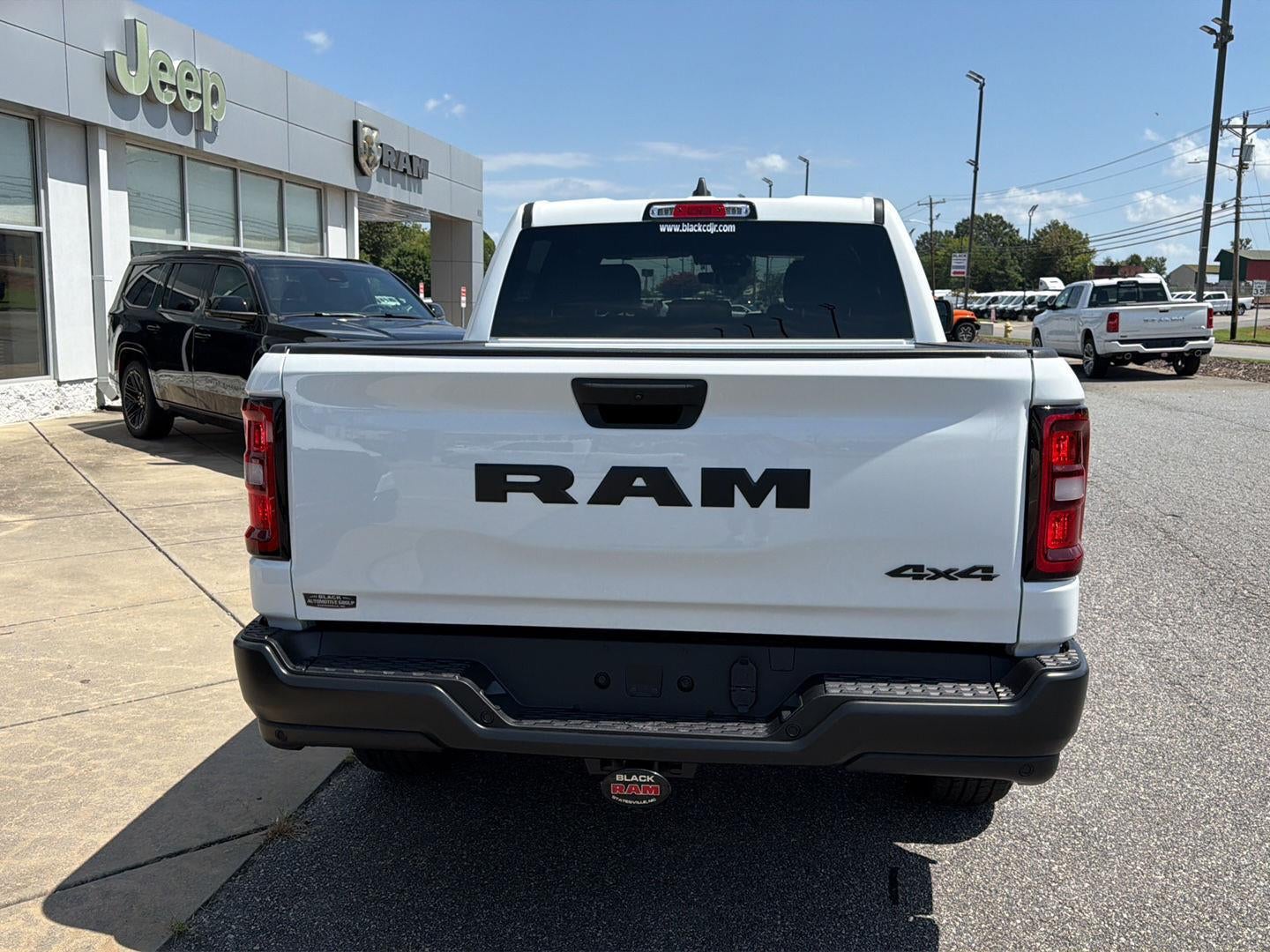 2026 RAM 1500 RAM 1500 TRADESMAN CREW CAB 4X4 5'7' BOX