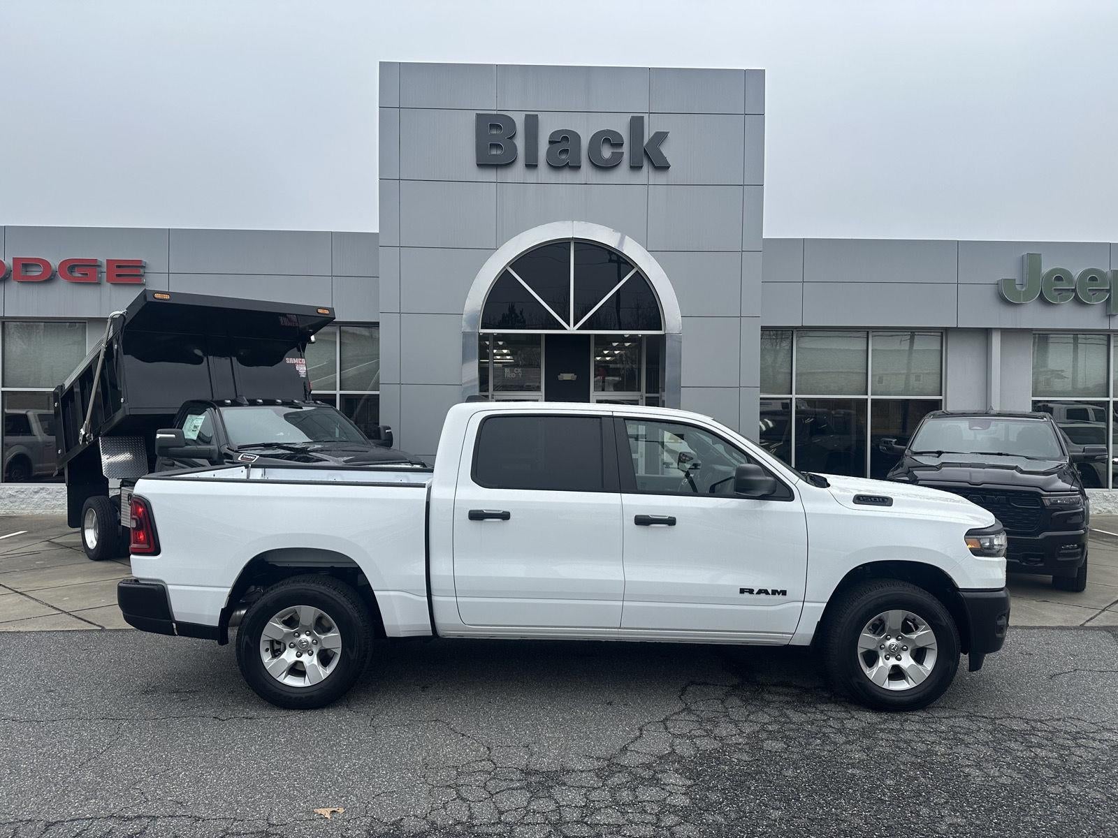 2026 RAM 1500 RAM 1500 TRADESMAN CREW CAB 4X4 5'7' BOX