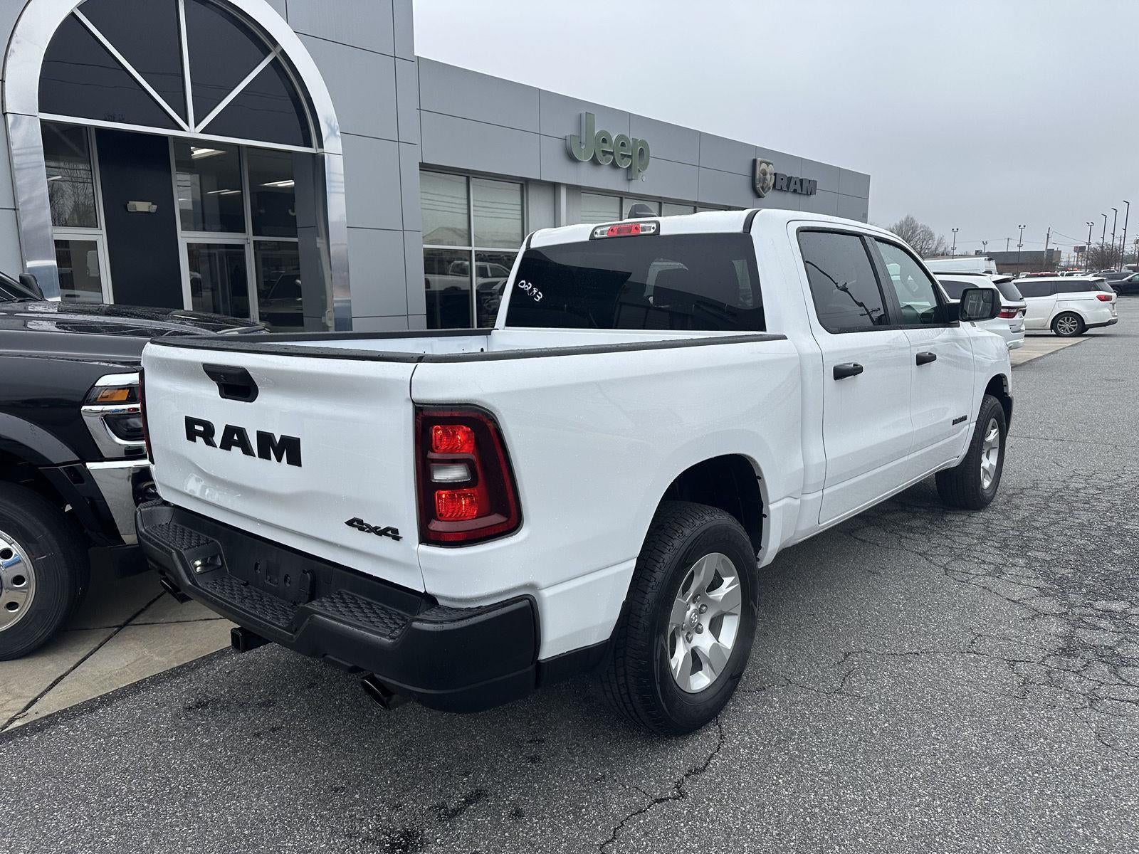 2026 RAM 1500 RAM 1500 TRADESMAN CREW CAB 4X4 5'7' BOX