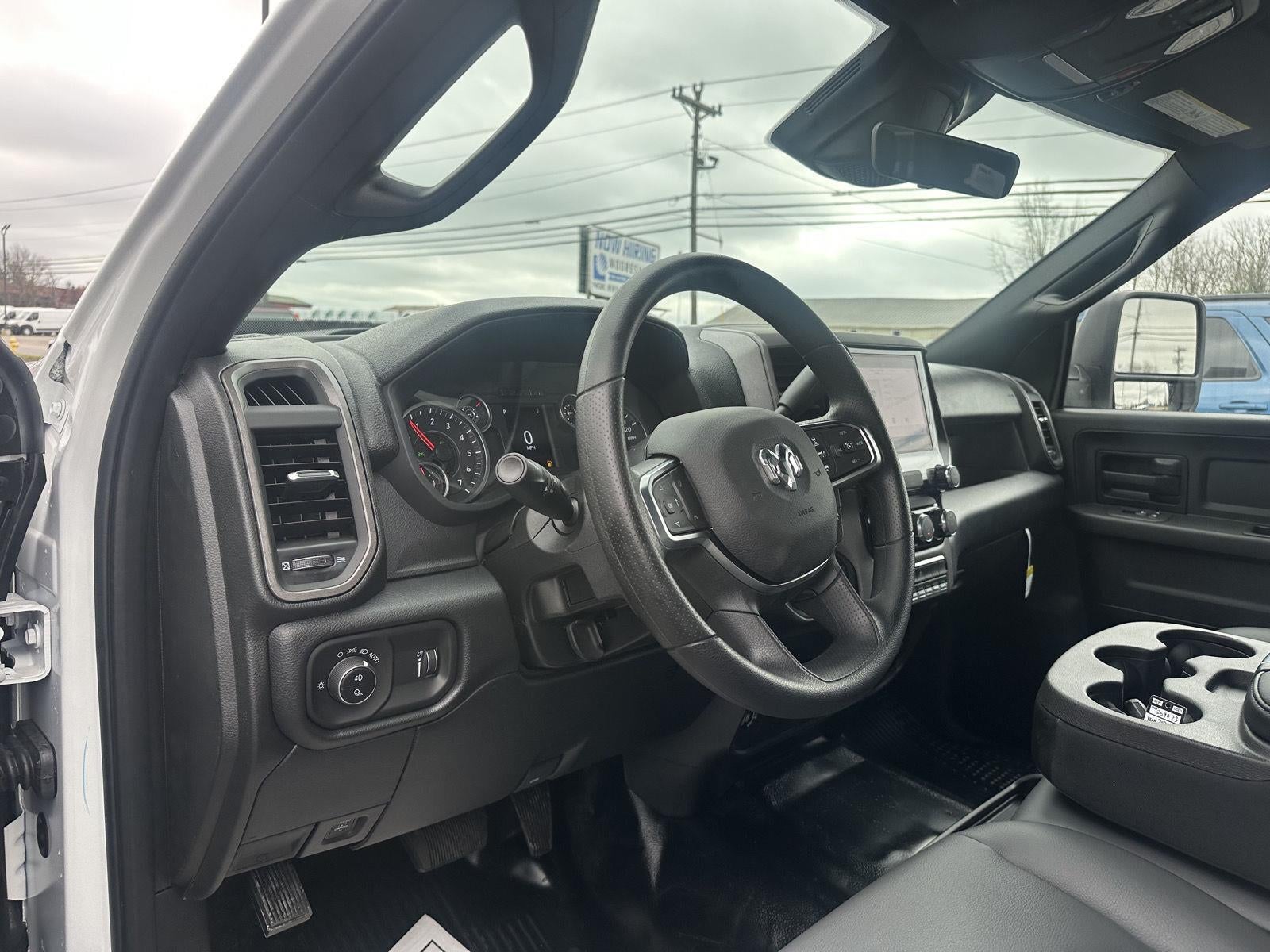 2026 RAM 2500 RAM 2500 TRADESMAN CREW CAB 4X4 6'4' BOX