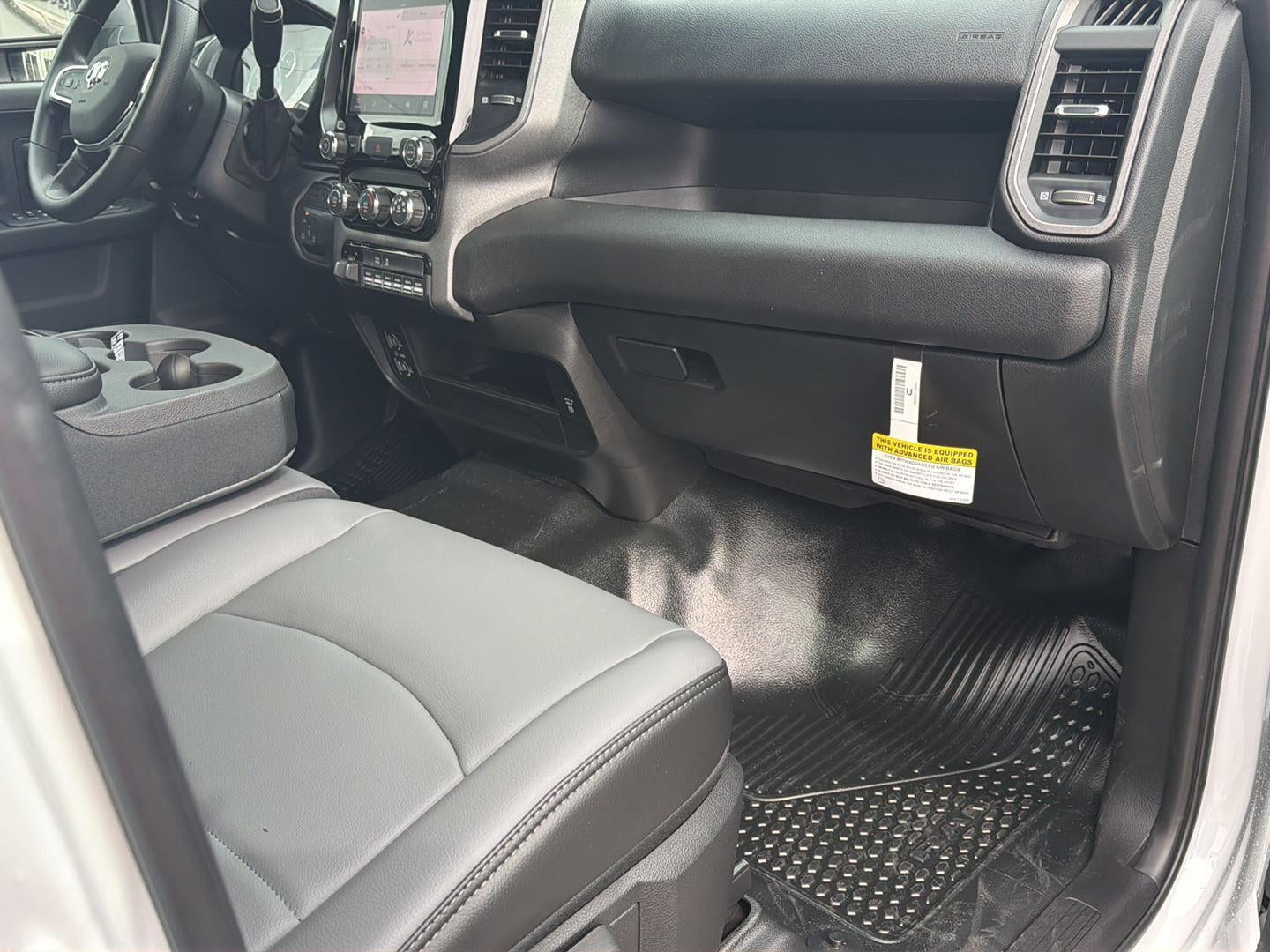 2027 RAM 2500 RAM 2500 TRADESMAN CREW CAB 4X4 6'4' BOX