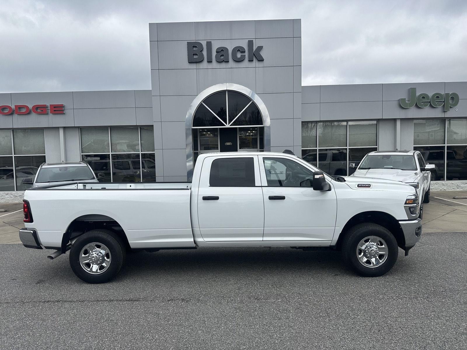 2026 RAM 2500 RAM 2500 TRADESMAN CREW CAB 4X4 6'4' BOX