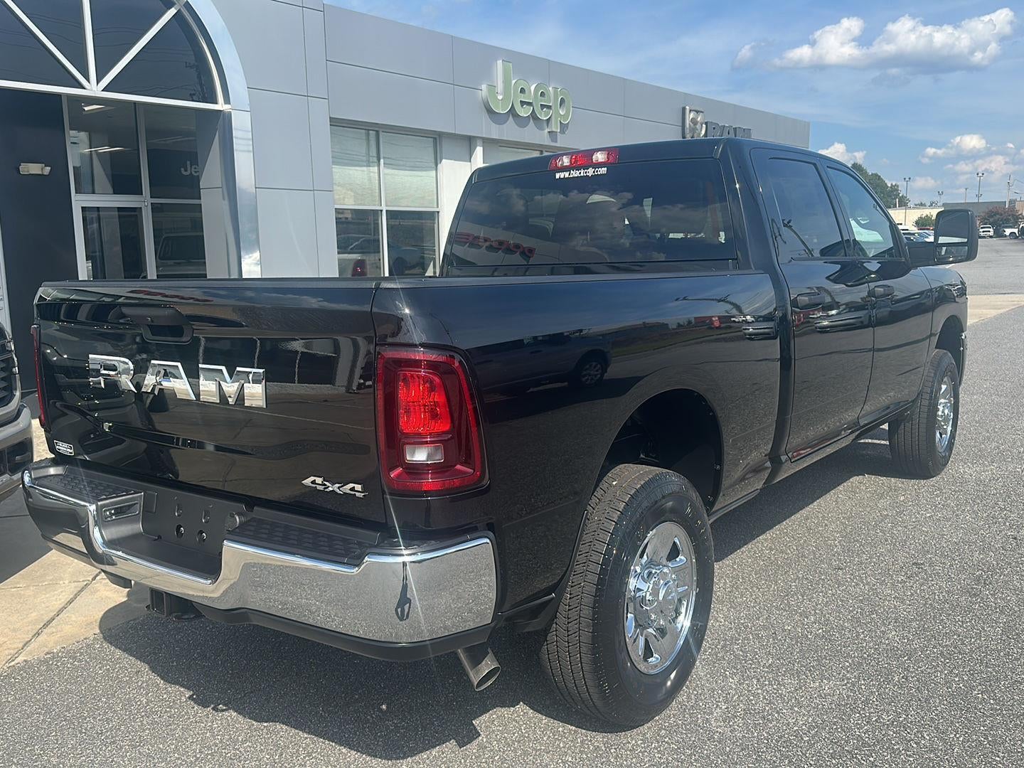 2026 RAM 2500 RAM 2500 TRADESMAN CREW CAB 4X4 6'4' BOX